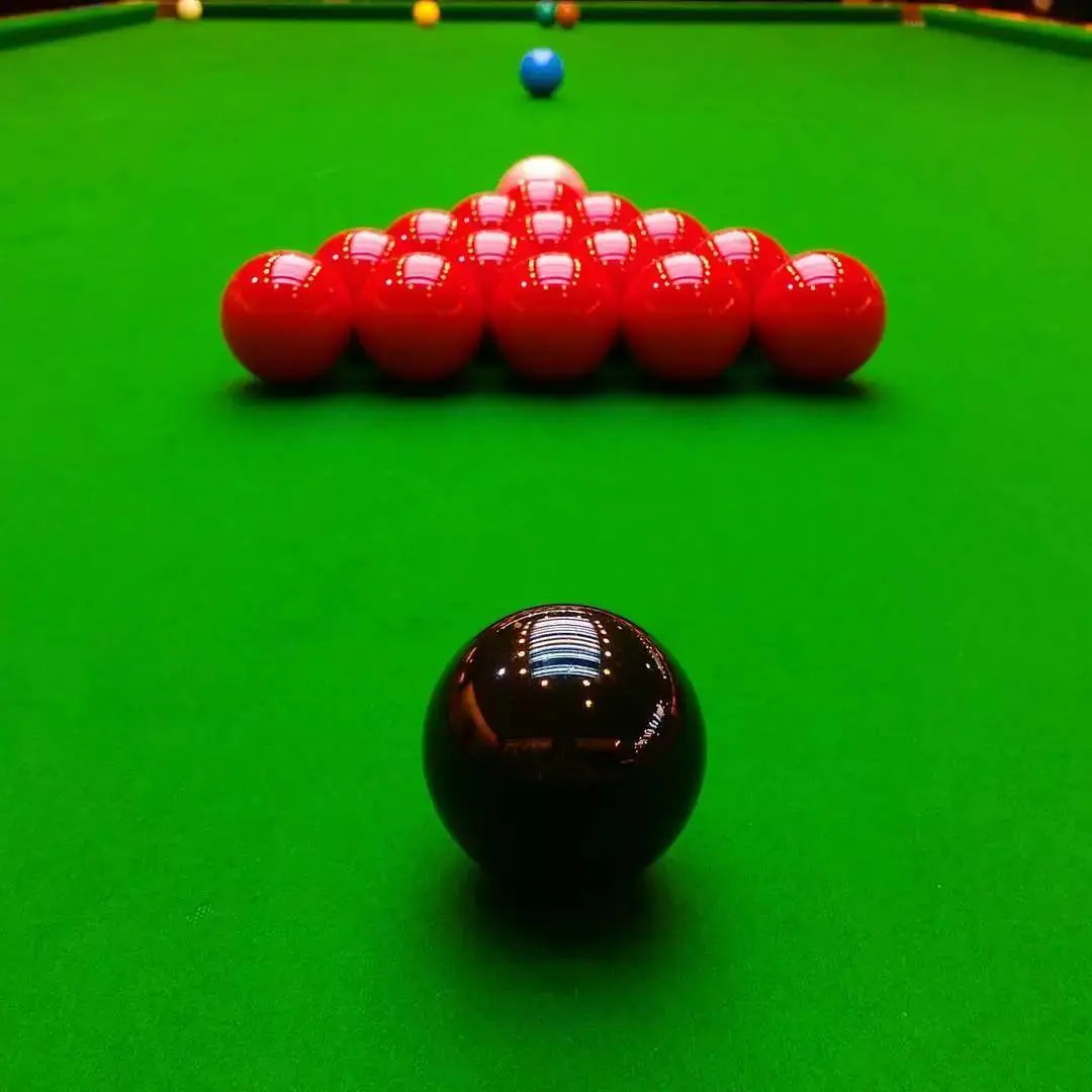 《快枪查理》：幽默黑帮喜剧，带你体验不一样的父爱与忠诚！